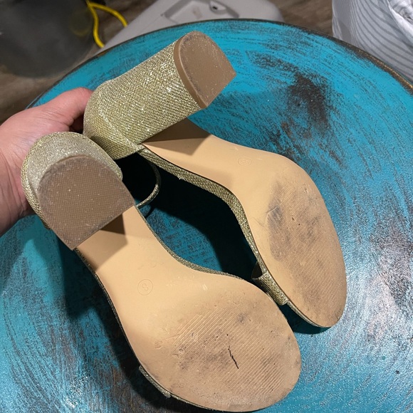Gold sparkle strappy block heels - Picture 3 of 4